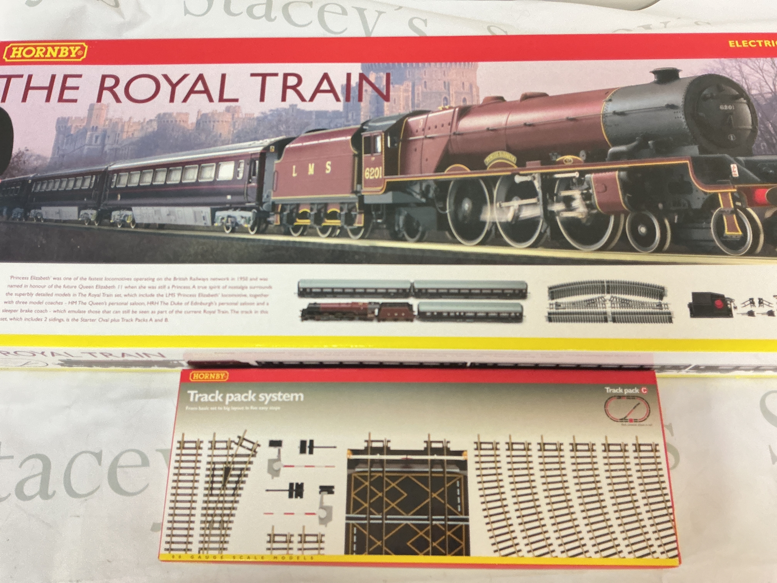 A Boxed Hornby 00 Gauge The Royal Train Pack With Accessories. No Reserve.