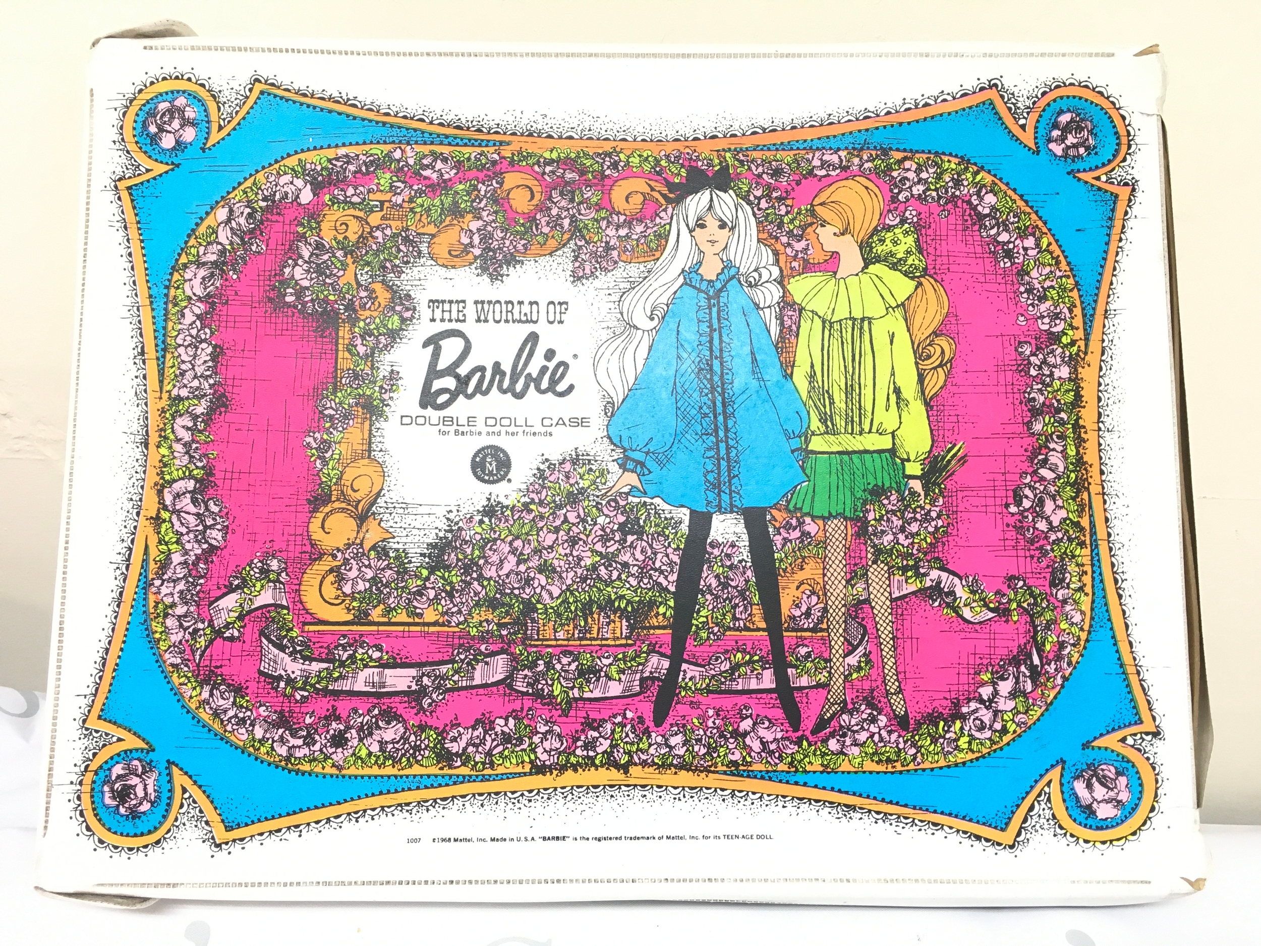 A Vintage Barbie Double Doll Case Containing A 2 Dolls And Cloths. No Reserve.