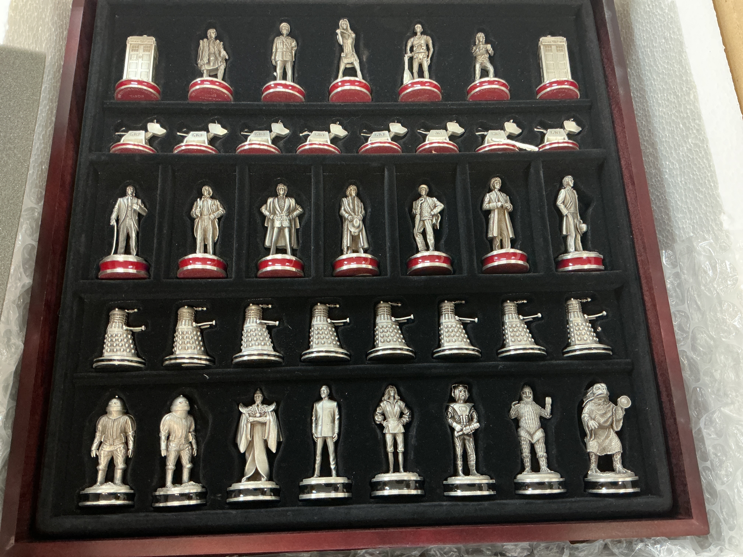 A Danbury Mint Doctor Who Pewter Chess Set With Shipping Box.  No Reserve.