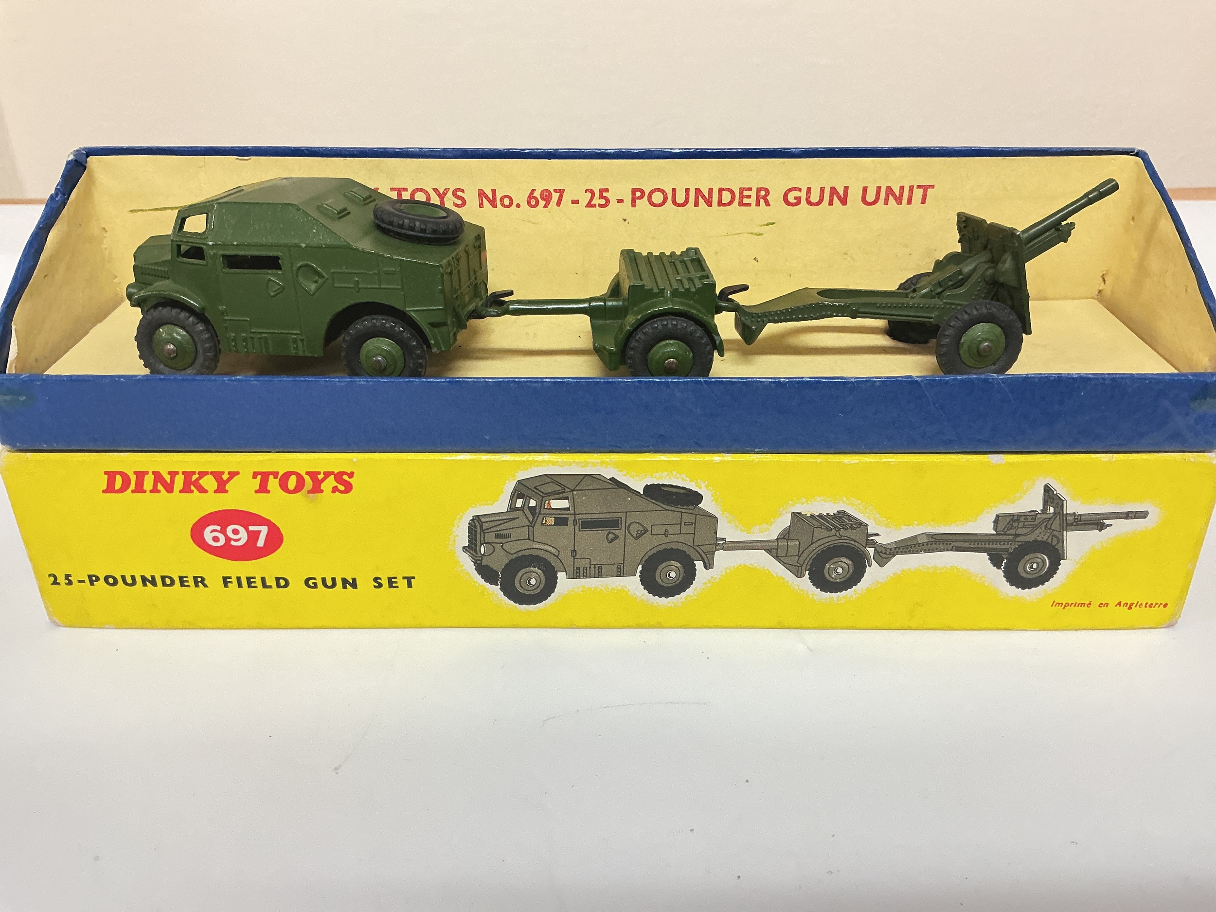 A Boxed Dinky 25-Pounder FieLd Gun Set #687
