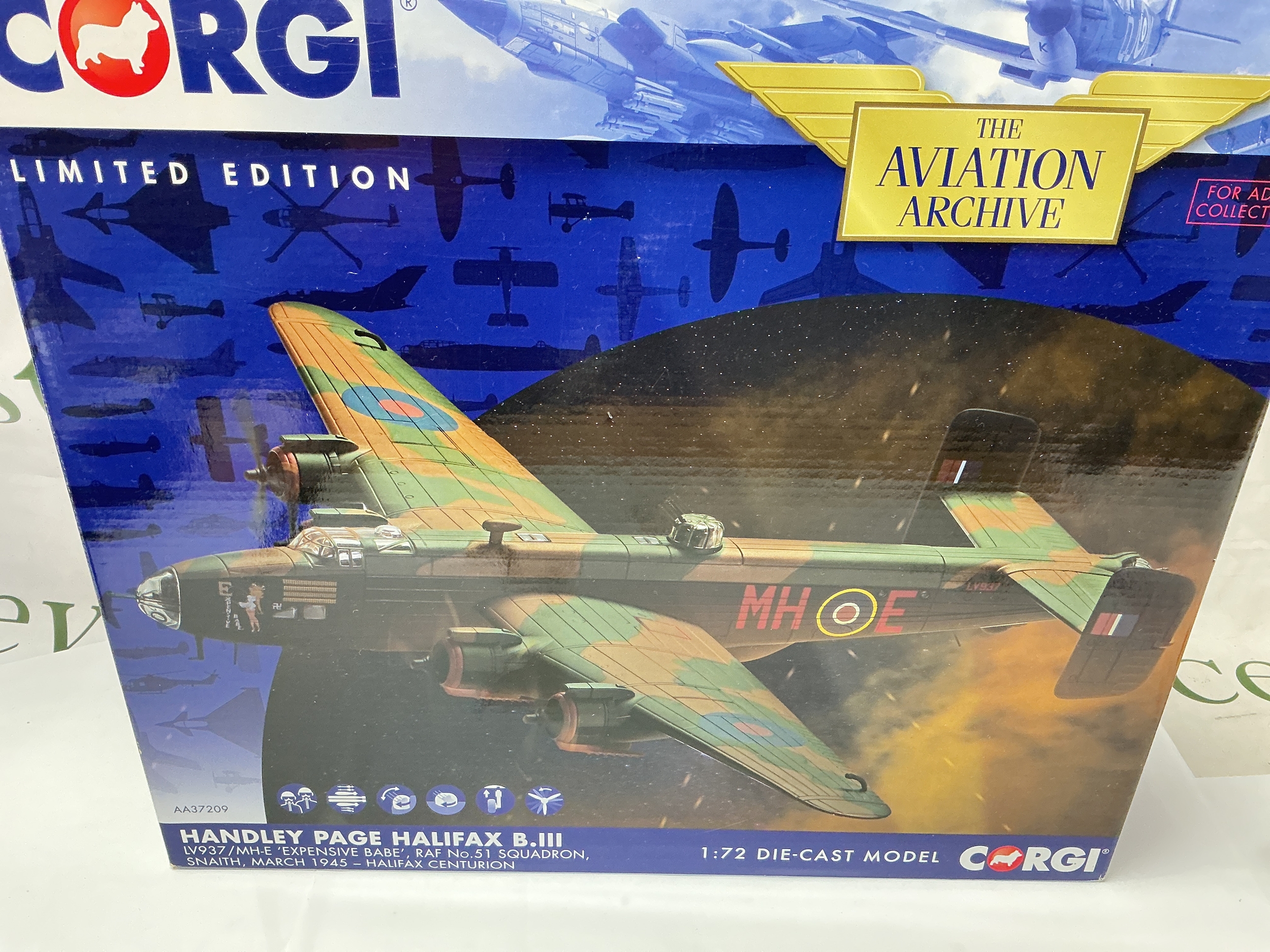 A Boxed Corgi Aviation Archive Handley Page Halifax B.II #AA37209 1/72 Scale.