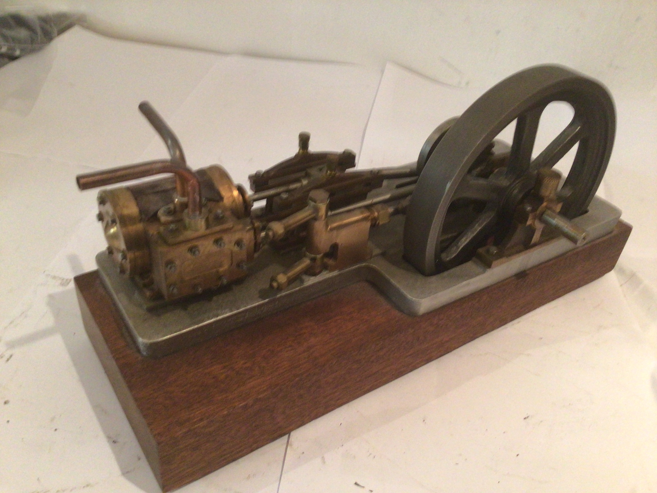 A quality model horizontal engine, no manufacturer identification.  Untested