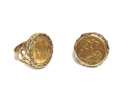 Two half sovereigns in 9ct gold ring mounts. Approx weight 21.63 grams.