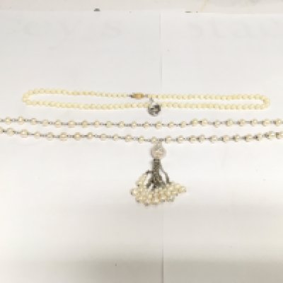 A pearl necklace and one other (2) NO RESERVE