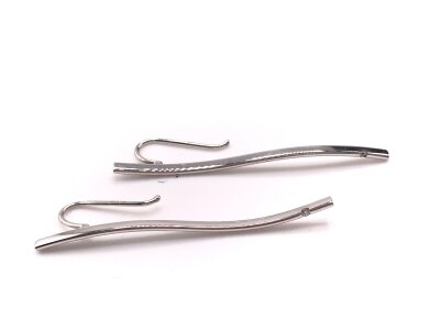 A pair of 18ct white gold earrings.
4.50g
