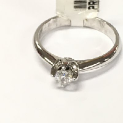 14ct white gold diamond solitaire ring. Size N and 0.23ct