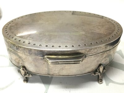 A hallmarked silver trinket box. 4cm tall 9cm wide