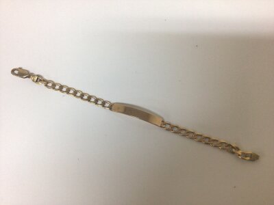 A 9carat gold ID bracelet ‘Ben’ with open links weight 14g