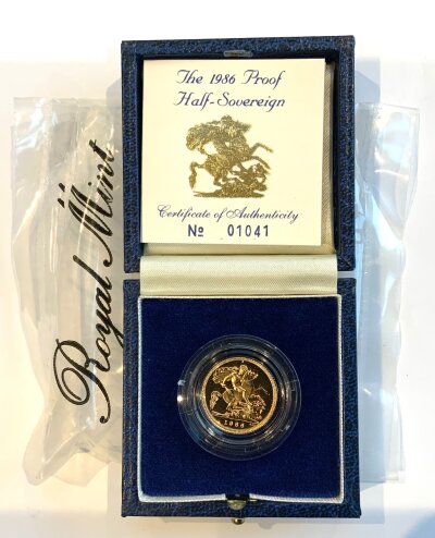 A Royal Mint issue  1986 QE2 proof half sovereign.