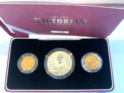 1901 - 2001 Victorian centenary collection, Royal Mint issue. QV 1901 - QE2 2001 plus a £5 Sterling Silver coin.