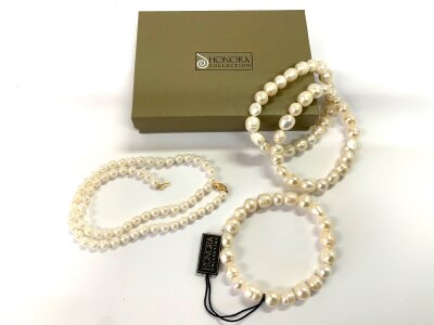 A Boxed Honora Pearl necklace and bracelet together with a pearl necklace with a gold clasp.