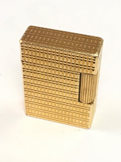 A gold plated DuPont lighter