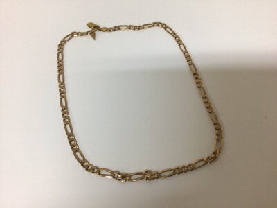 A 9carat gold chain with graduating open links. Weight 18g