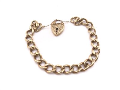 A 9ct gold bracelet with heart shaped padlock.
34.22g