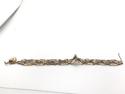 A small 9ct gold gate bracelet (A/F)
6.70g