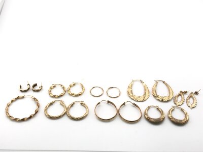 A collection of assorted gold earrings.
13.38g