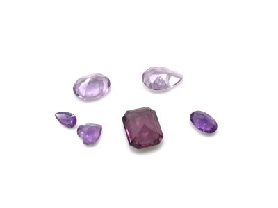 A parcel of mixed cut amethysts total approx 5.35ct