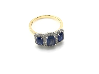 18ct yellow and white gold graduated step cut sapphire and RBC diamonds triple cluster ring. Sapphires 2.20ct approx and 0.49ct diamond approx. Size P