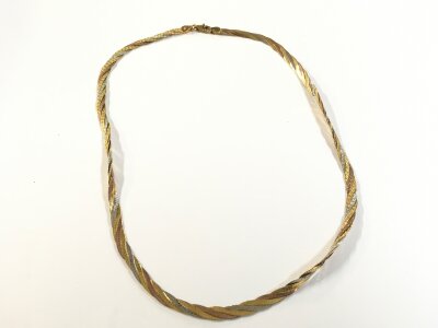 A 9ct gold Tri Tone necklace, 10.8g total weight