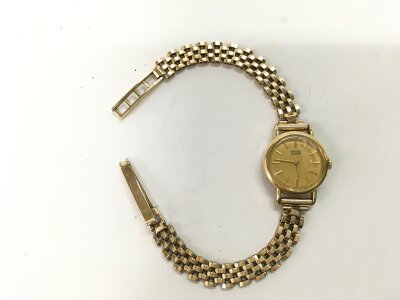 A 9ct gold Seiko ladies watch. 15.13g