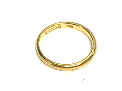 A 22ct gold wedding band 
3g and size M 1/2