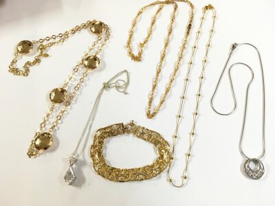 Italian silver jewellery including necklaces, and a bracelet and other silver necklaces. 45g Approx total weight