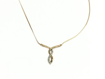 A 9ct gold necklace with stone set pendant.
2.72g