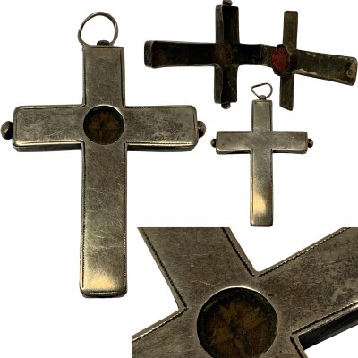 A continental silver Reliquary Crucifix with Relic. 7.5cm x 4.8cm.
