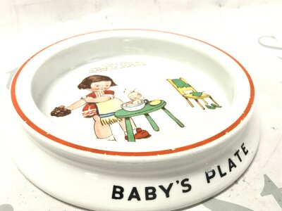 A Shelly baby's plate, 21cm wide