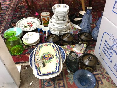 A collection of ceramics including Midwinter,