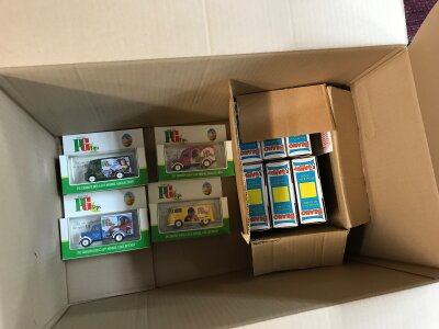 Box of mixed model cars including Lledo etc