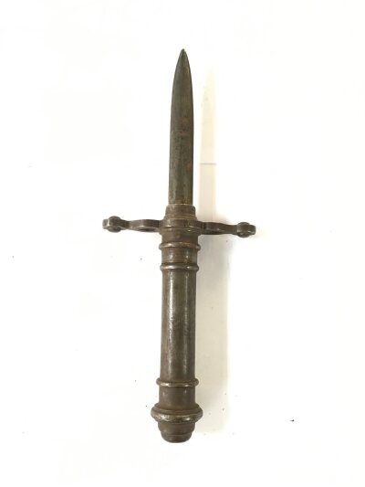 A Vintage Medieval Prop Knife. NO RESERVE