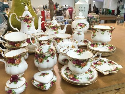 Royal Albert country roses tea and dinner service