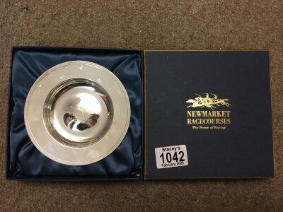 A small silver presentation dish- Newmarket Racecourses in a fitted Presentation box. 110g in weight