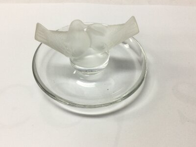 Lalique Deux Colombes frosted and clear ring / pin dish. Approximately 6cm tall.