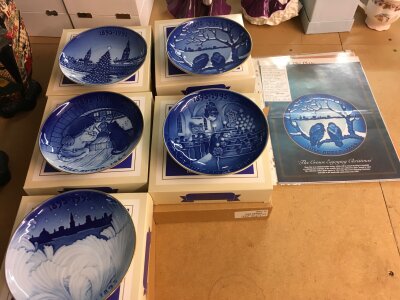 Five boxed Bing & Grondahl centennial collection plates