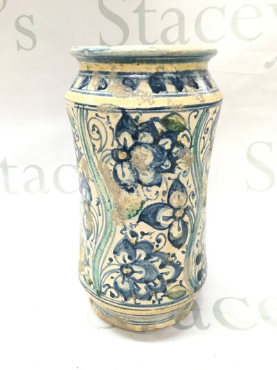A 17th century Maiolica Sicilian albarello apothecary jar, 21cm tall