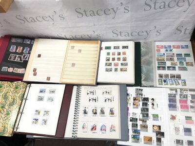 A large collection of world stamps including folder of Penny Red examples.
