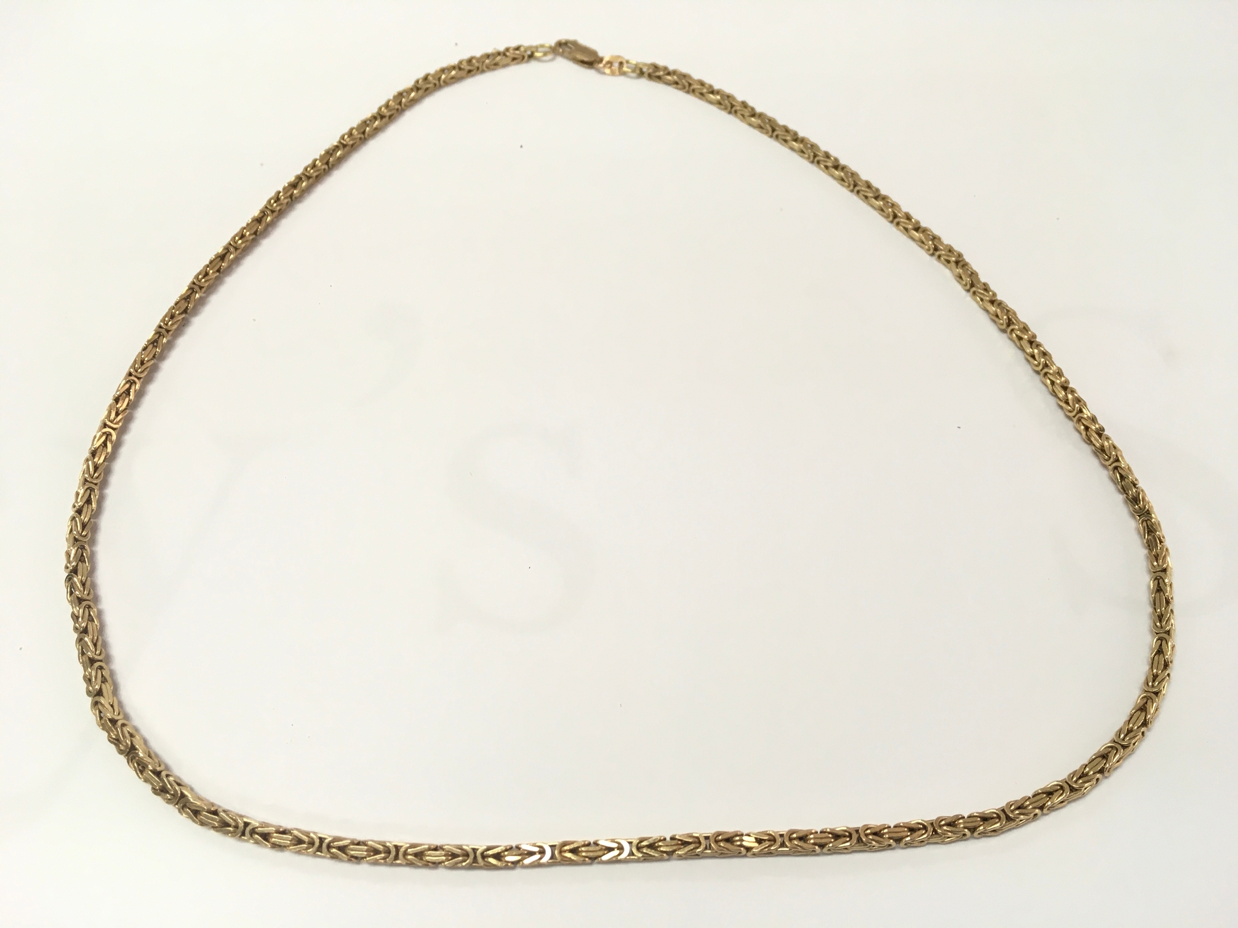 9ct gold Byzantine patterned chain. 28.1g and 56cm long.