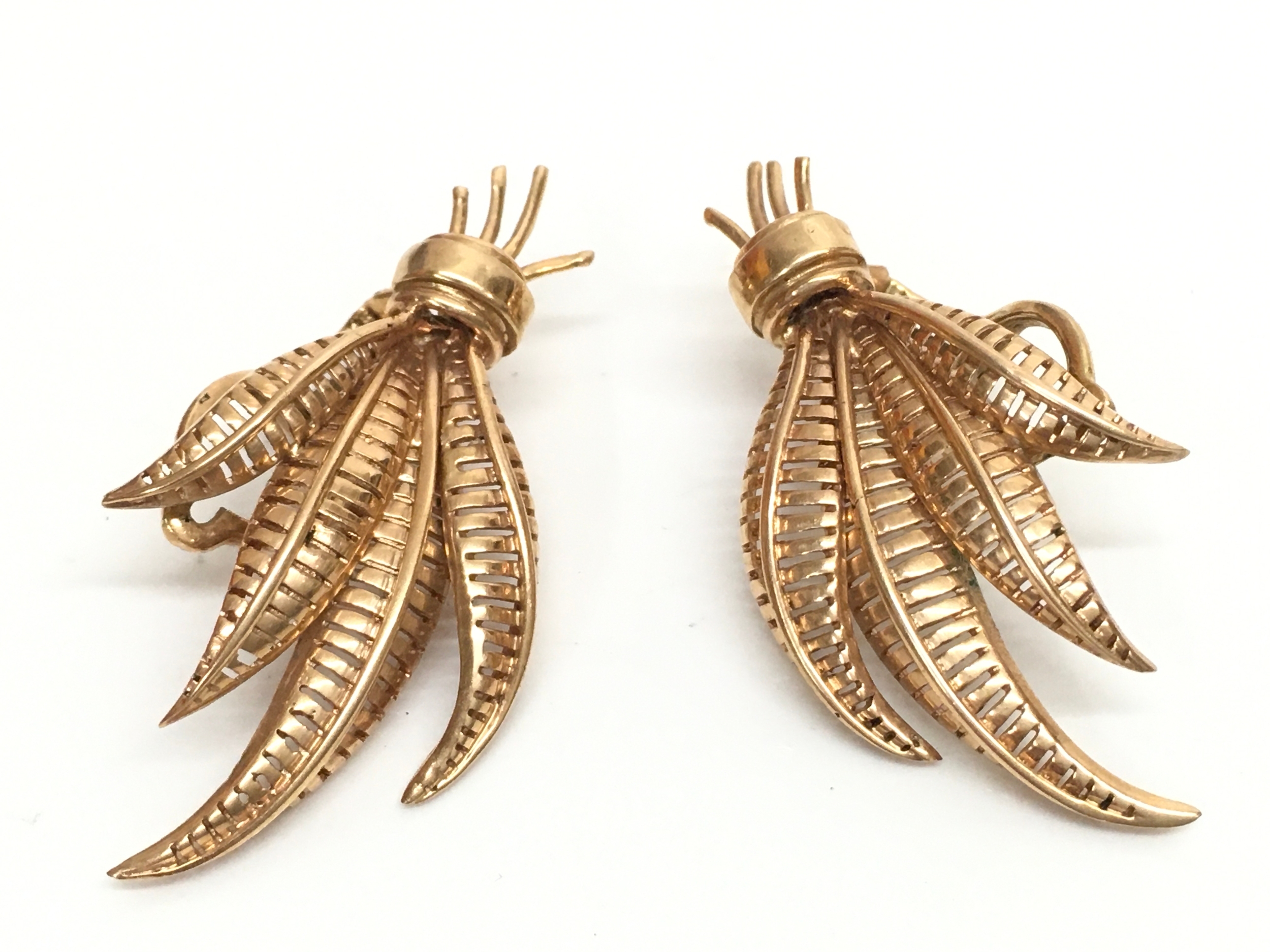 A pair of 18ct gold clip on earrings. 4.5cm long. 13.1g total weight