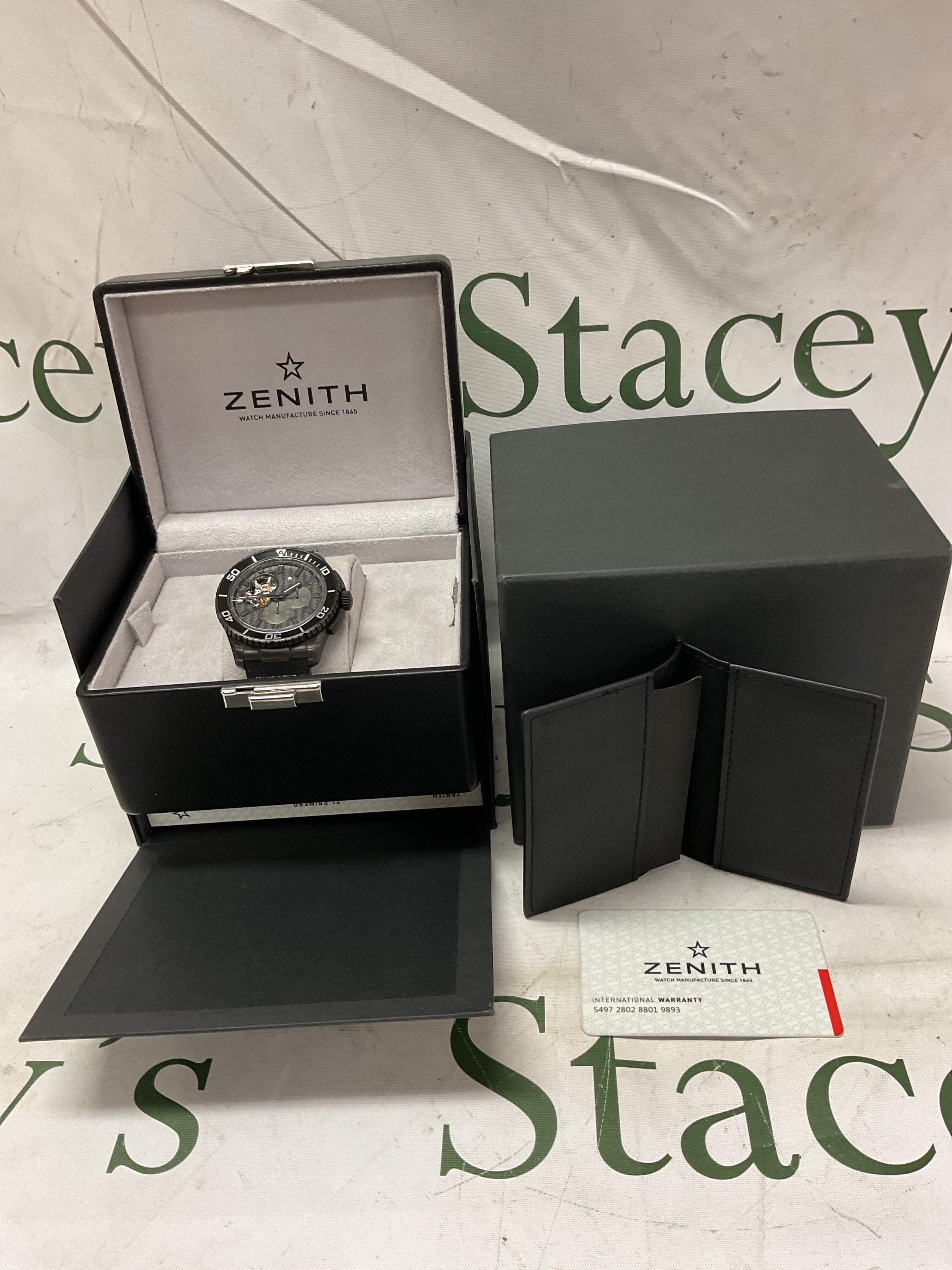 Zenith El Primero 31 jewelled movement automatic wristwatch, with box and full documentation.bought 2017.