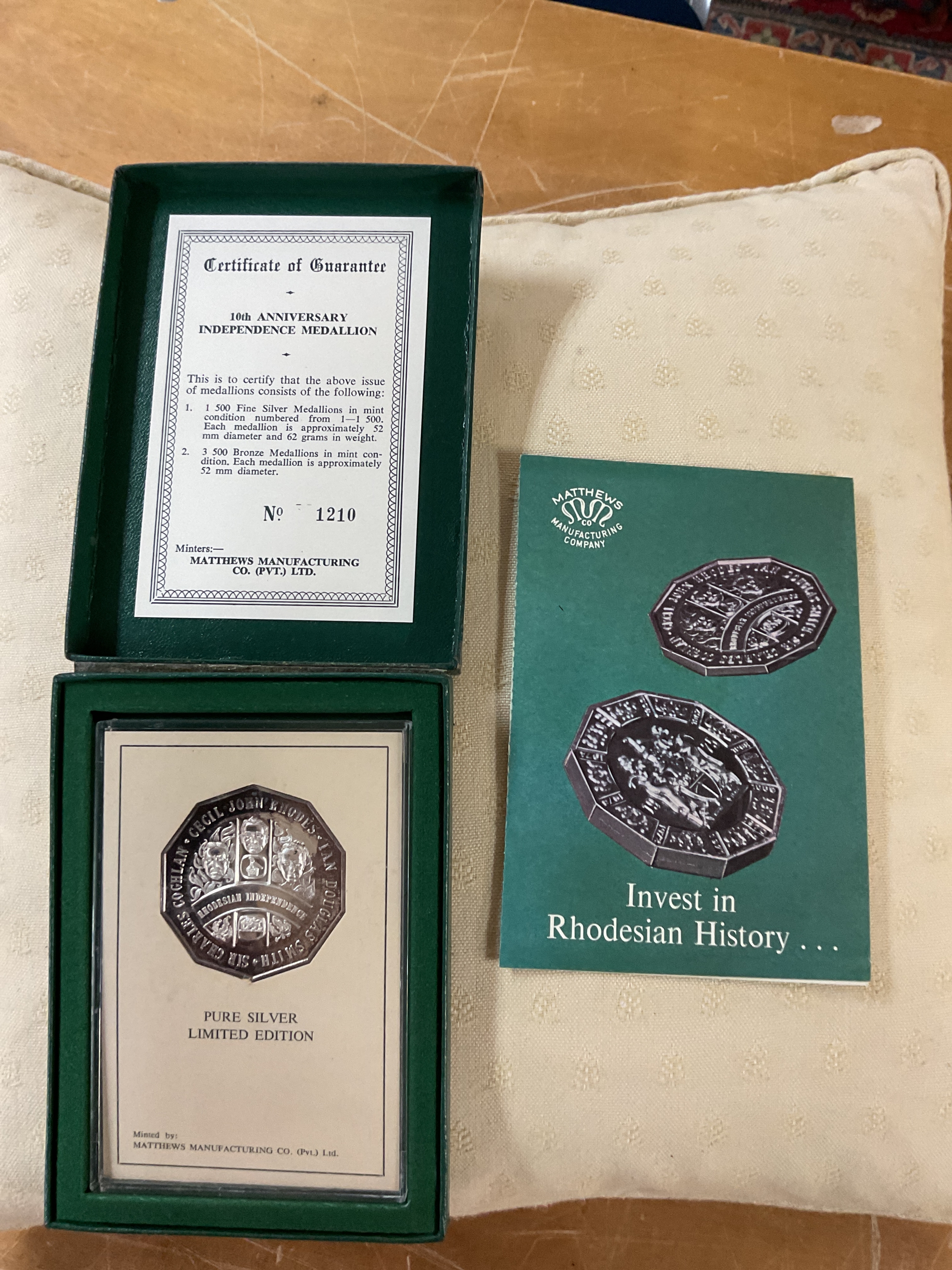 Cased 10th Anniversary Independence Medallion.  Multi sided silver in case with Certificate.