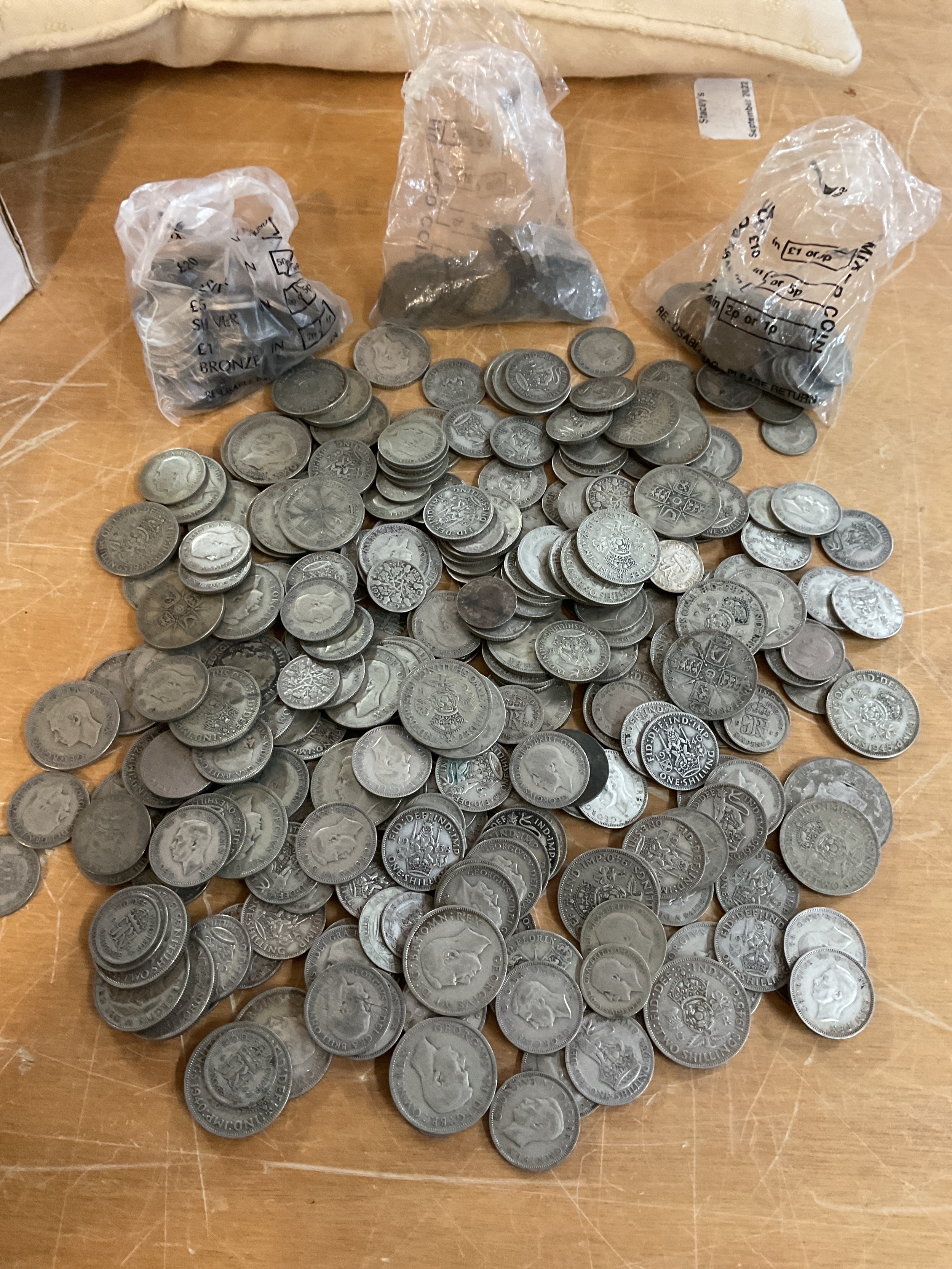 Large qty of pre-47 silver coinage and other threepences and shillings.