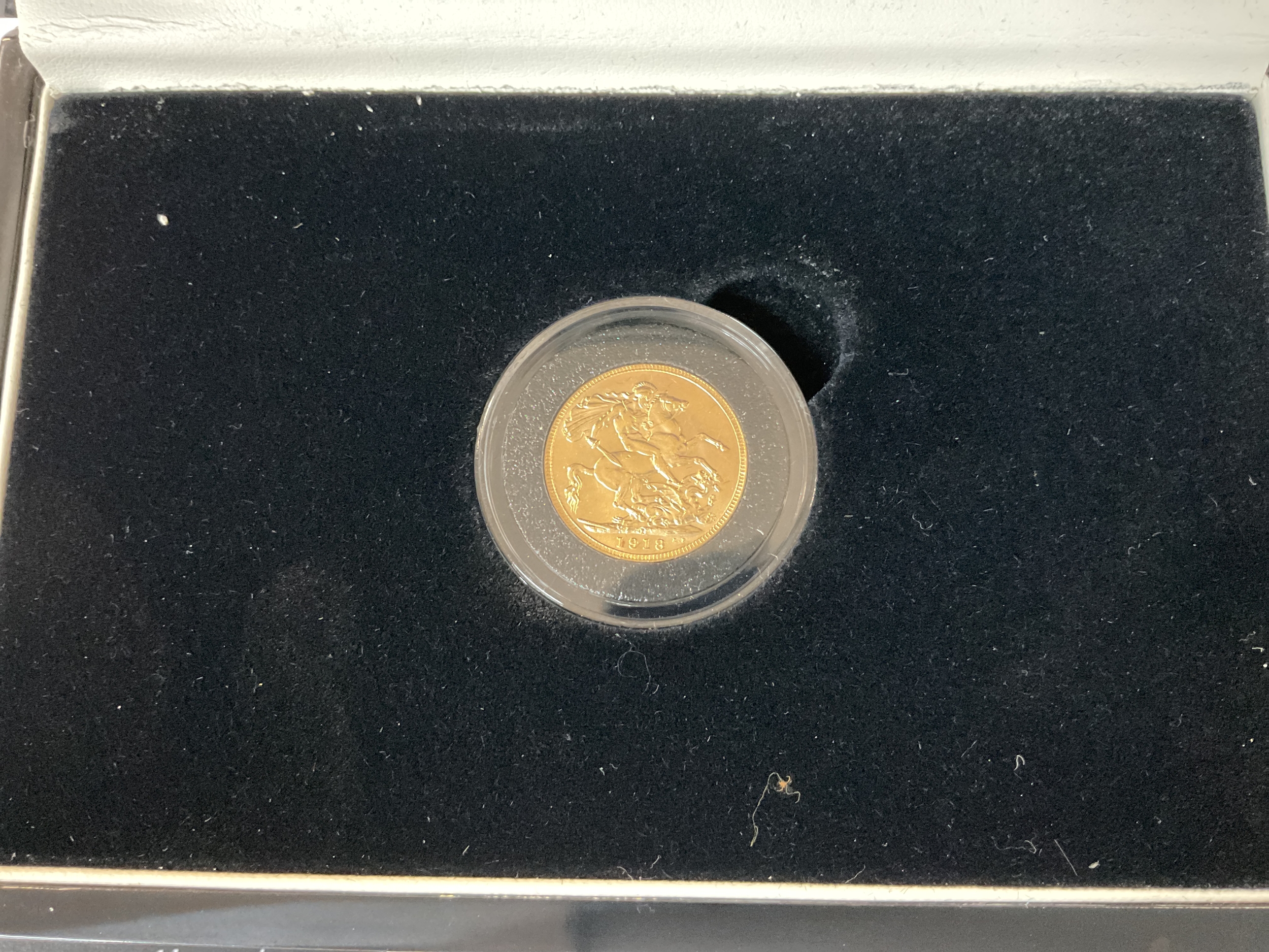 1918 King George V Gold Sovereign. Minted  in Bombay Royal mint branch.includes Specifications & Proof of authenticity.