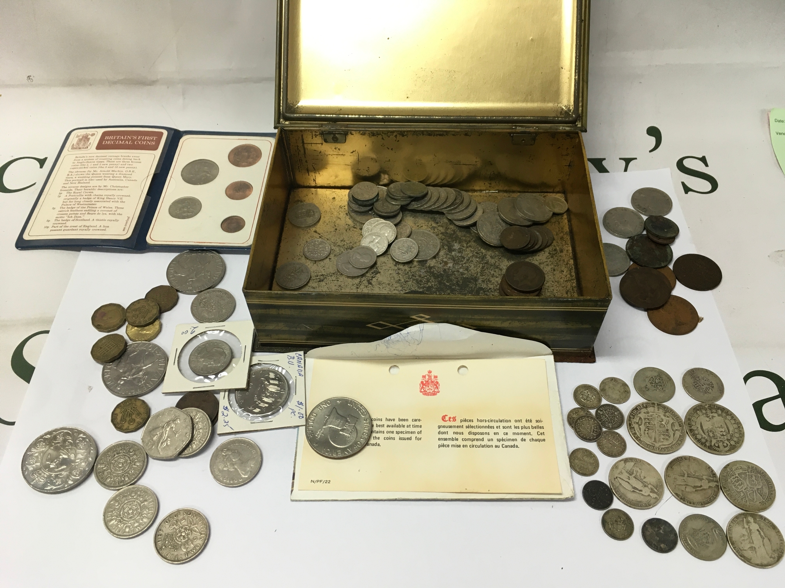 A collection of circulated UK coinage including approximately 95g of pre 1920-1946 examples.