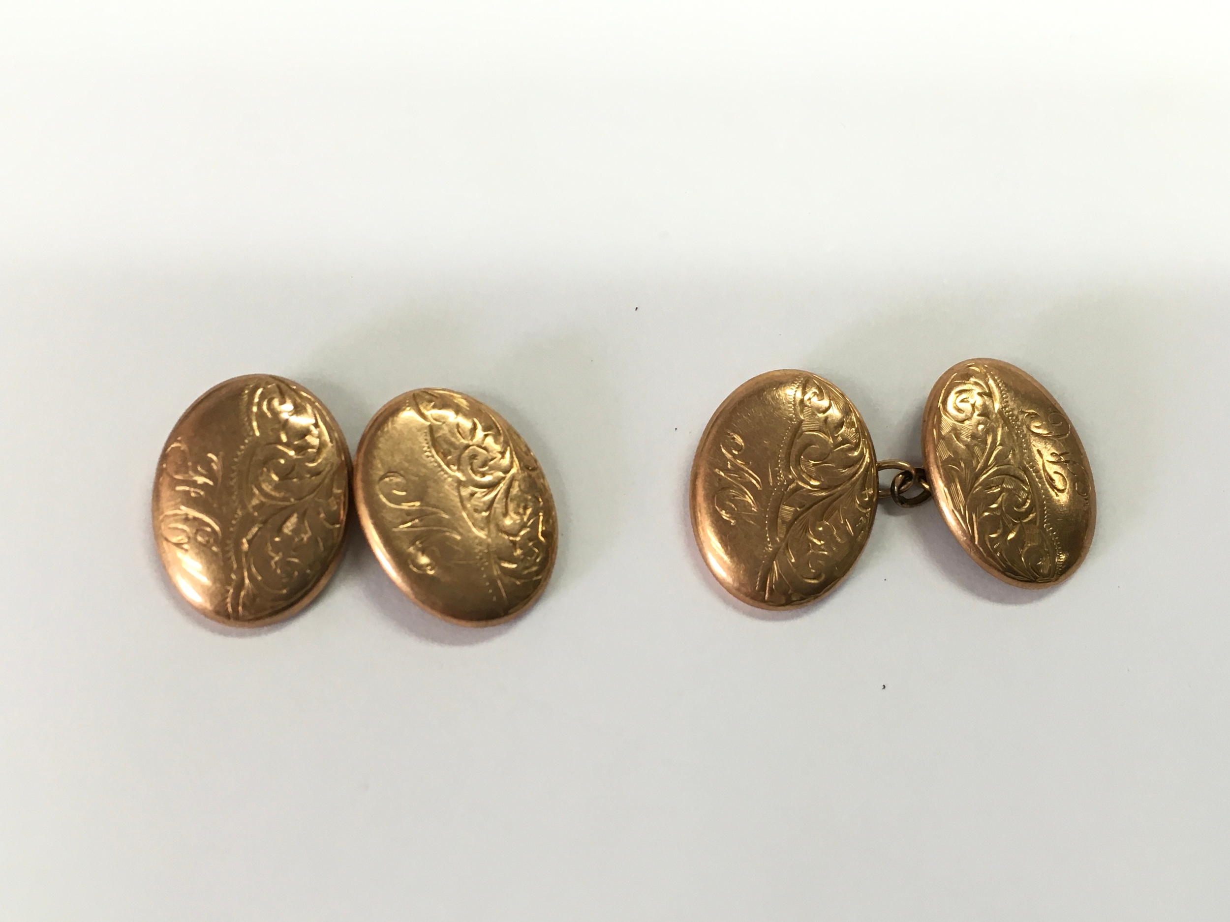 A pair of 9ct gold cufflinks. 4.3g