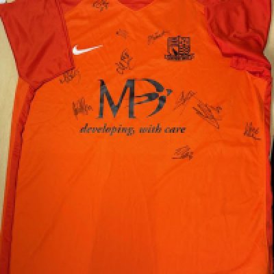 A signed Southend football shirt <a href = https://www.the-saleroom.com/en-gb/auction-catalogues/staceys-auctioneers-and-valuers/catalogue-id-srsta10340/lot-8f2b1061-00d1-4e5d-862b-b1e800c65fc0>Click Here To Bid</a>