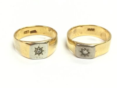 Two 18ct gents signet rings, size R and S.