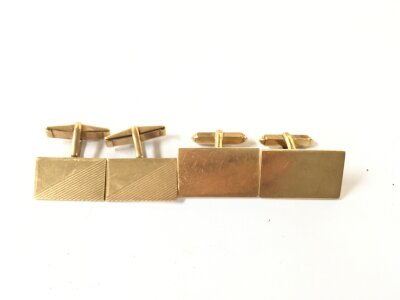 2 Pairs Of 9CT Gold Cufflinks.