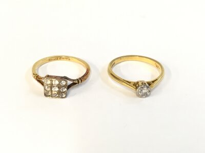 Two 18ct gold stone set rings. Size M 1/2 and N total weight 5.48g